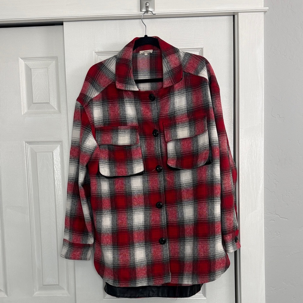 🏜️ 3 for $15 La Miel women’s oversized flannel jacket with faux leather accents